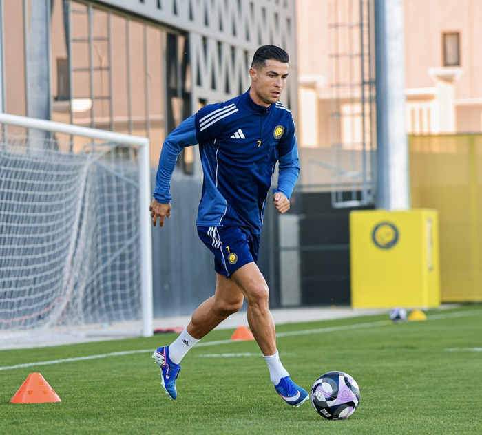 C罗肌肉拉伤后恢复训练 世界杯征程再添希望