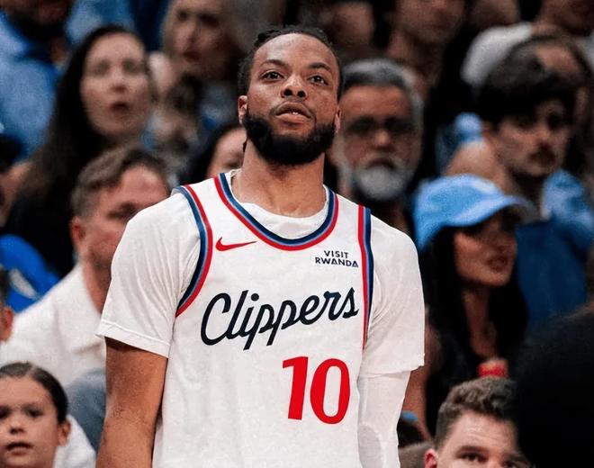 快船力克雄鹿豪取五连胜 距离附加赛席位仅差