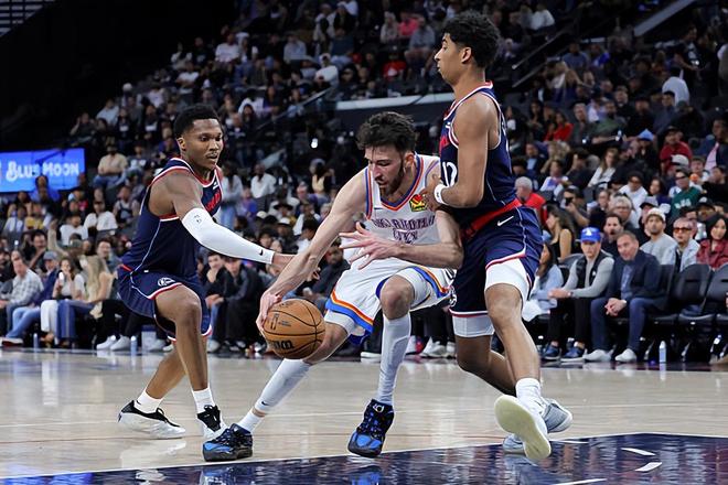 切特砍30+14雷霆大胜快船登顶西部