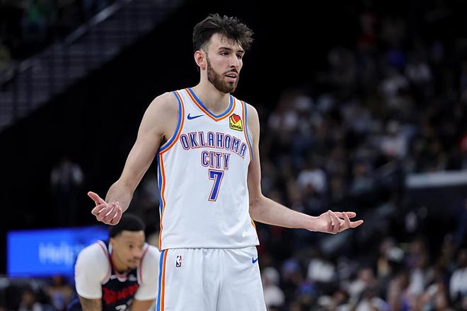 切特砍30+14雷霆大胜快船登顶西部