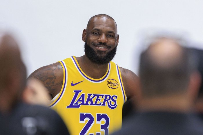 湖人双核重伤伤病影响深远 詹姆斯能否撑起季后